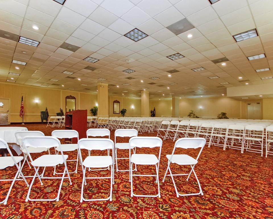 Quality Inn And Suites Conference Center Ричмонд Экстерьер фото