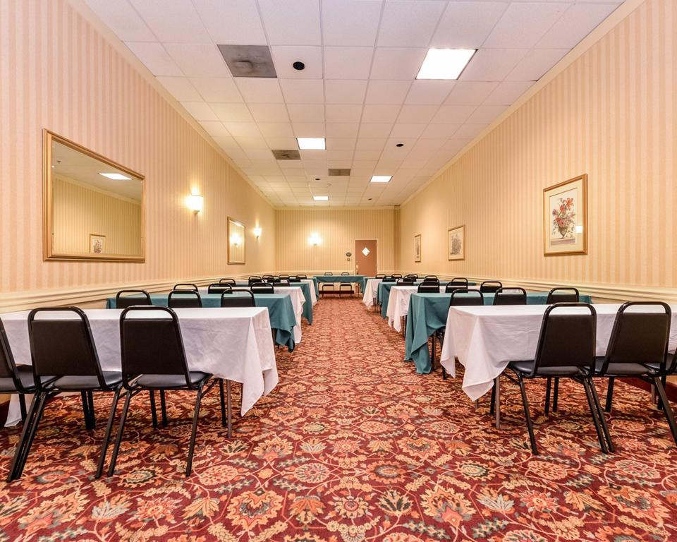 Quality Inn And Suites Conference Center Ричмонд Экстерьер фото